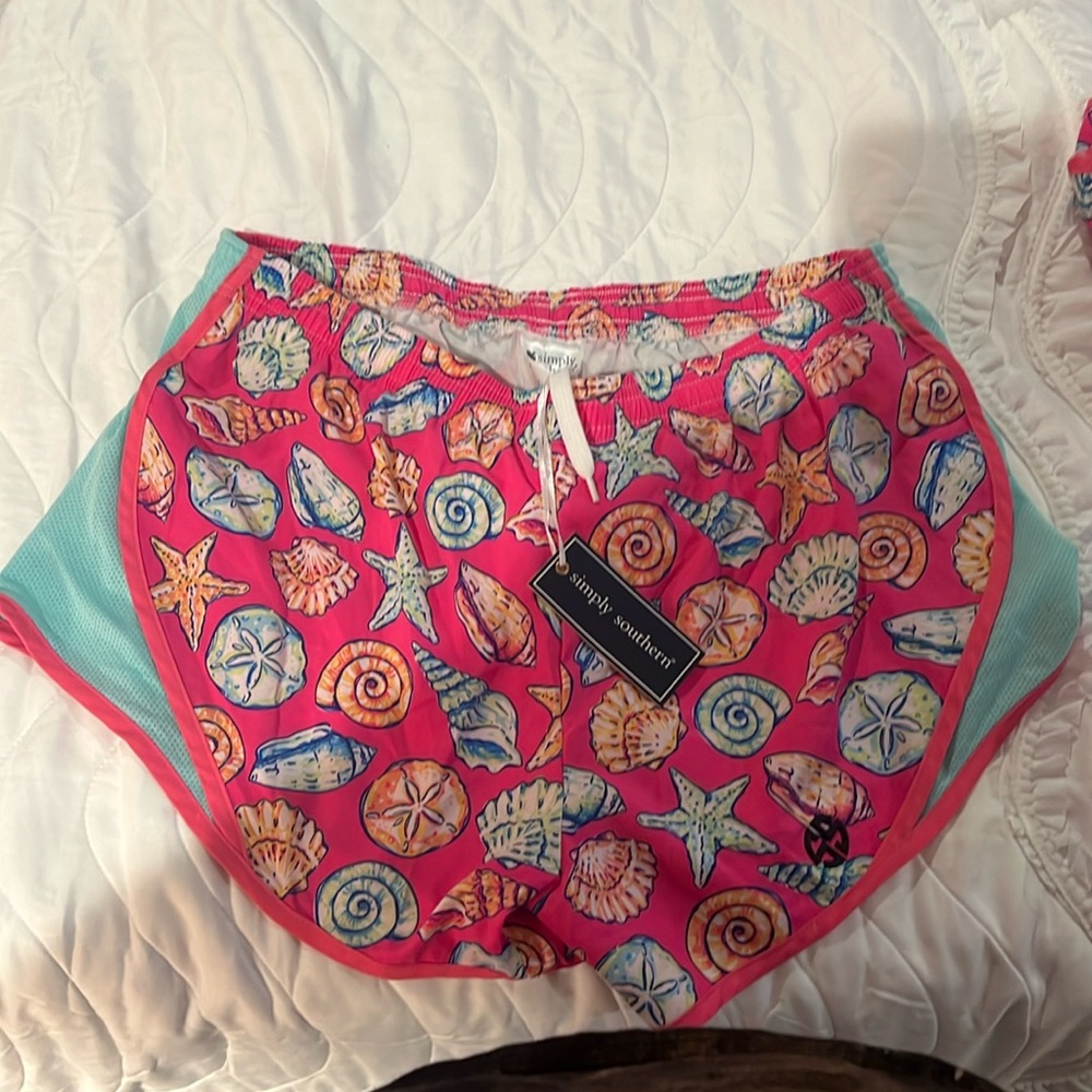 XL Simply Southern Simply Run 🏃‍♀️ shell 🐚 running shorts